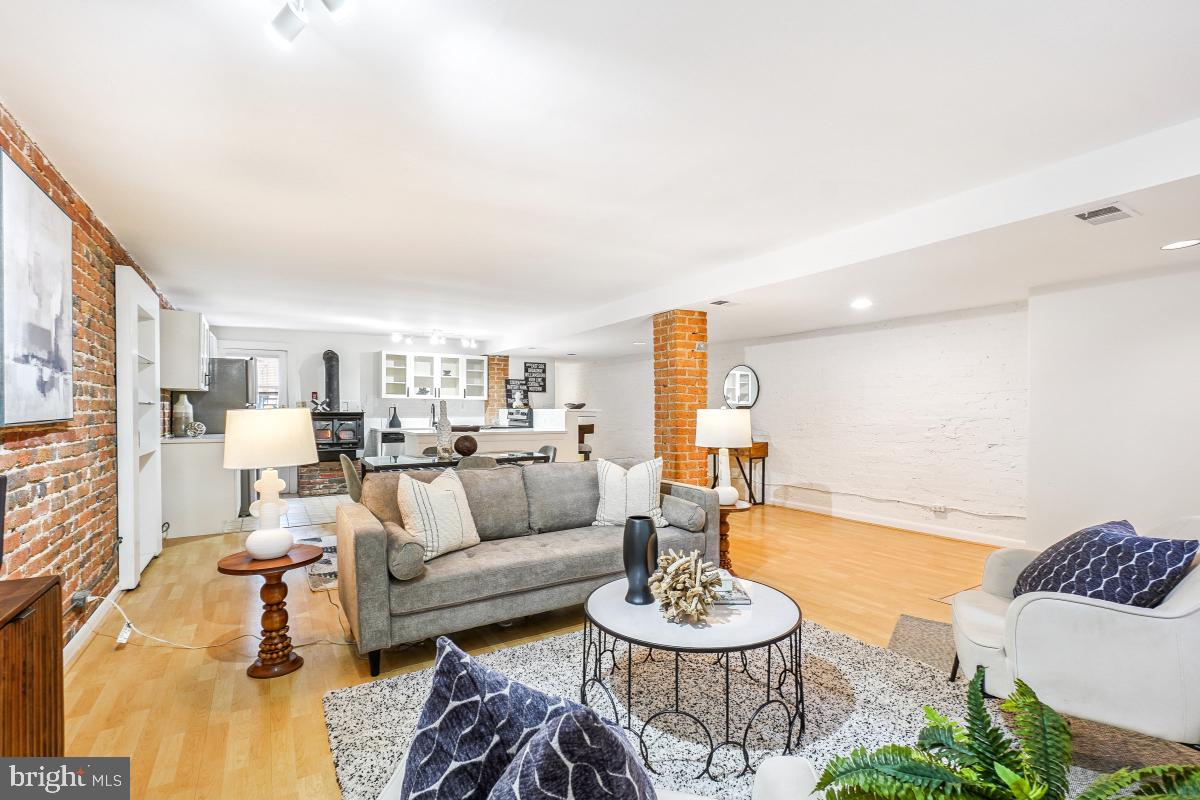 1738 T ST NW #1, WASHINGTON, District Of Columbia 20009, 2 Bedrooms Bedrooms, ,1 BathroomBathrooms,Residential,For sale,1738 T ST NW #1,DCDC2212806 MLS # DCDC2212806