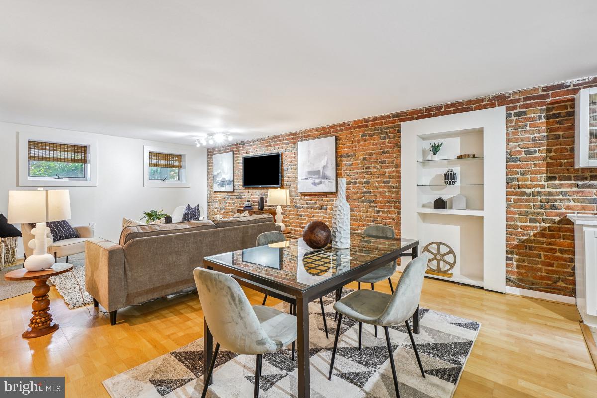 1738 T ST NW #1, WASHINGTON, District Of Columbia 20009, 2 Bedrooms Bedrooms, ,1 BathroomBathrooms,Residential,For sale,1738 T ST NW #1,DCDC2212806 MLS # DCDC2212806
