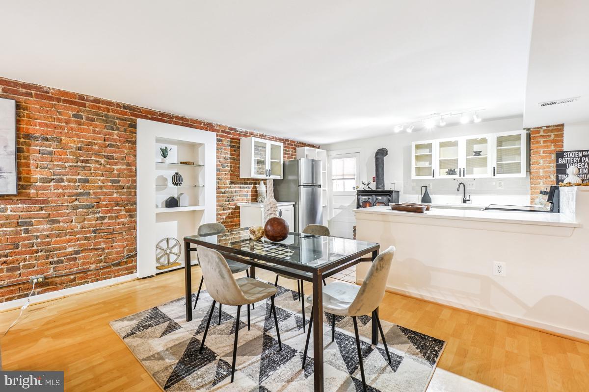 1738 T ST NW #1, WASHINGTON, District Of Columbia 20009, 2 Bedrooms Bedrooms, ,1 BathroomBathrooms,Residential,For sale,1738 T ST NW #1,DCDC2212806 MLS # DCDC2212806