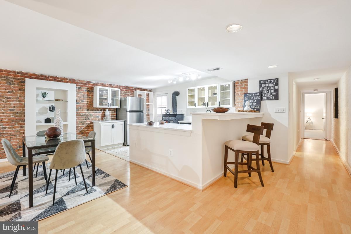 1738 T ST NW #1, WASHINGTON, District Of Columbia 20009, 2 Bedrooms Bedrooms, ,1 BathroomBathrooms,Residential,For sale,1738 T ST NW #1,DCDC2212806 MLS # DCDC2212806