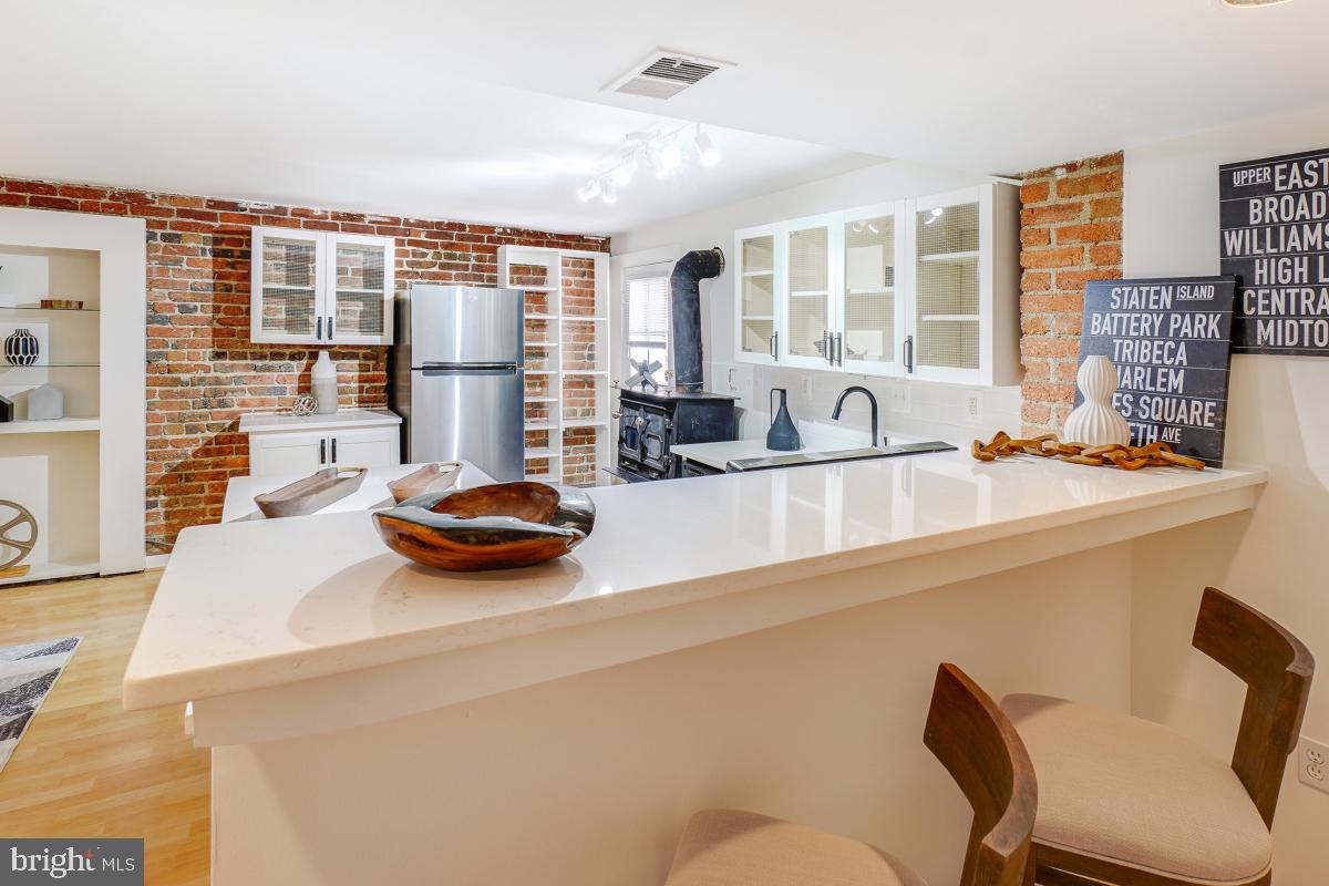 1738 T ST NW #1, WASHINGTON, District Of Columbia 20009, 2 Bedrooms Bedrooms, ,1 BathroomBathrooms,Residential,For sale,1738 T ST NW #1,DCDC2212806 MLS # DCDC2212806