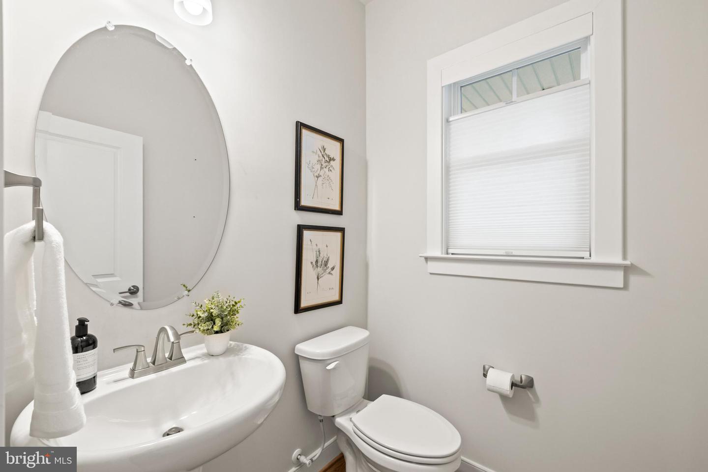 4635 WOOD GLEN RD, FAIRFAX, Virginia 22032, 5 Bedrooms Bedrooms, ,4 BathroomsBathrooms,Residential,For sale,4635 WOOD GLEN RD,VAFX2258362 MLS # VAFX2258362