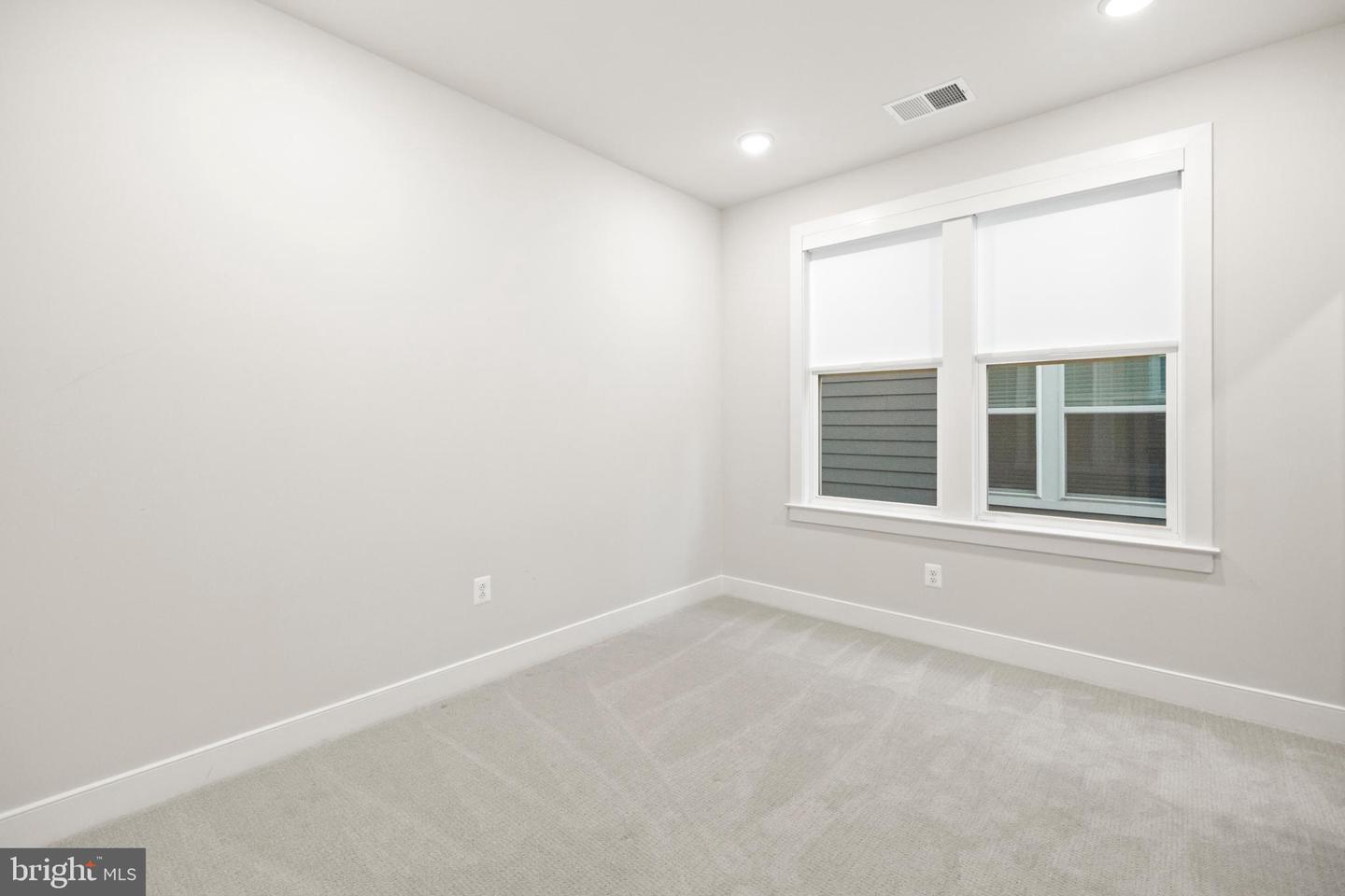 4635 WOOD GLEN RD, FAIRFAX, Virginia 22032, 5 Bedrooms Bedrooms, ,4 BathroomsBathrooms,Residential,For sale,4635 WOOD GLEN RD,VAFX2258362 MLS # VAFX2258362