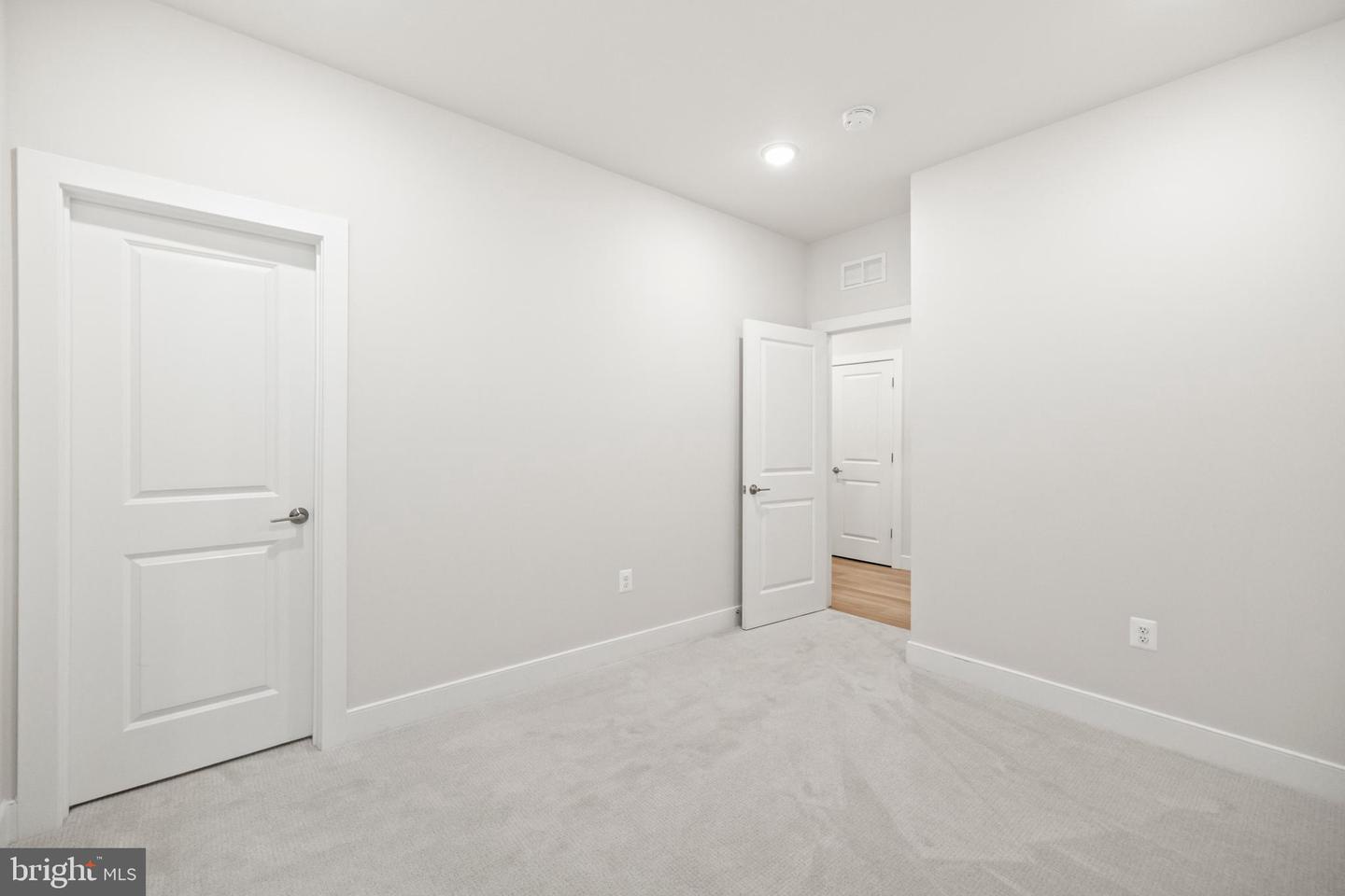 4635 WOOD GLEN RD, FAIRFAX, Virginia 22032, 5 Bedrooms Bedrooms, ,4 BathroomsBathrooms,Residential,For sale,4635 WOOD GLEN RD,VAFX2258362 MLS # VAFX2258362