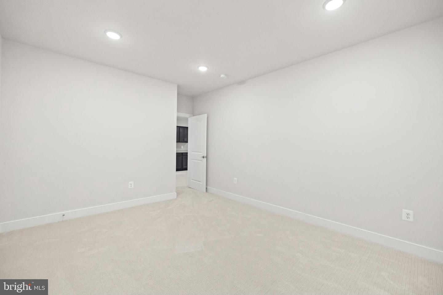 4635 WOOD GLEN RD, FAIRFAX, Virginia 22032, 5 Bedrooms Bedrooms, ,4 BathroomsBathrooms,Residential,For sale,4635 WOOD GLEN RD,VAFX2258362 MLS # VAFX2258362