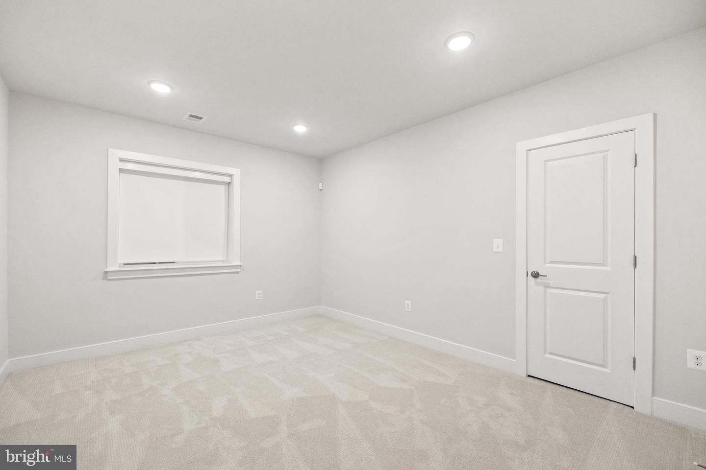 4635 WOOD GLEN RD, FAIRFAX, Virginia 22032, 5 Bedrooms Bedrooms, ,4 BathroomsBathrooms,Residential,For sale,4635 WOOD GLEN RD,VAFX2258362 MLS # VAFX2258362