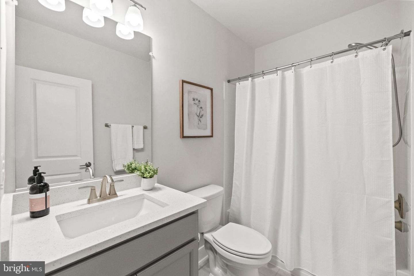 4635 WOOD GLEN RD, FAIRFAX, Virginia 22032, 5 Bedrooms Bedrooms, ,4 BathroomsBathrooms,Residential,For sale,4635 WOOD GLEN RD,VAFX2258362 MLS # VAFX2258362