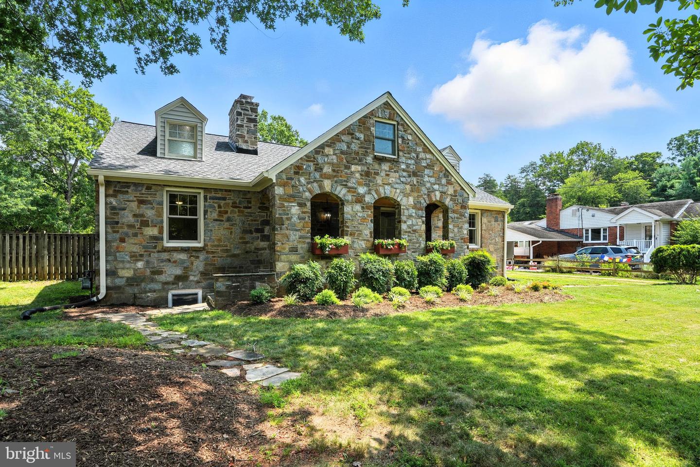 4505 PARK RD, ALEXANDRIA, Virginia 22312, 6 Bedrooms Bedrooms, ,4 BathroomsBathrooms,Residential,For sale,4505 PARK RD,VAFX2258372 MLS # VAFX2258372
