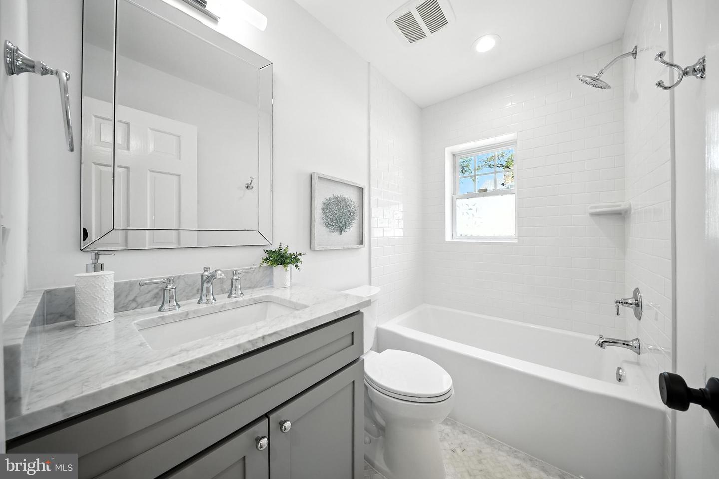 4505 PARK RD, ALEXANDRIA, Virginia 22312, 6 Bedrooms Bedrooms, ,4 BathroomsBathrooms,Residential,For sale,4505 PARK RD,VAFX2258372 MLS # VAFX2258372
