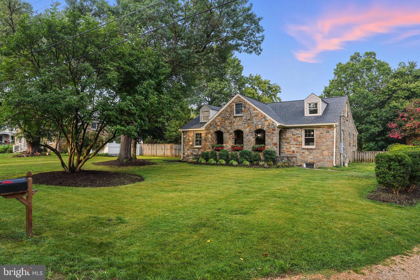4505 PARK RD, ALEXANDRIA, Virginia 22312, 6 Bedrooms Bedrooms, ,4 BathroomsBathrooms,Residential,For sale,4505 PARK RD,VAFX2258372 MLS # VAFX2258372