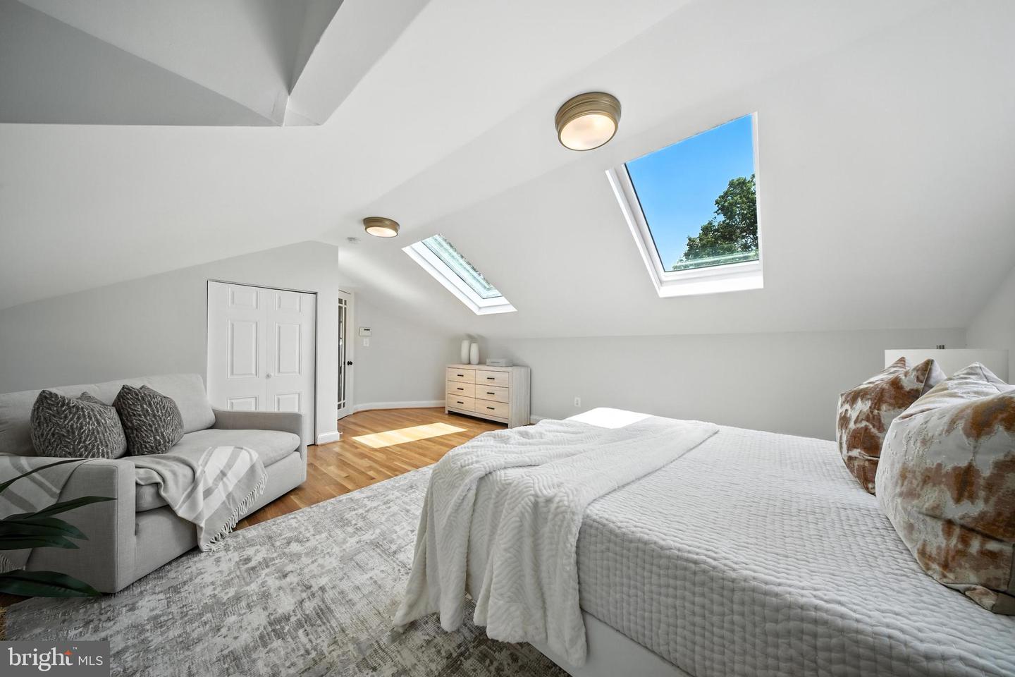 4505 PARK RD, ALEXANDRIA, Virginia 22312, 6 Bedrooms Bedrooms, ,4 BathroomsBathrooms,Residential,For sale,4505 PARK RD,VAFX2258372 MLS # VAFX2258372