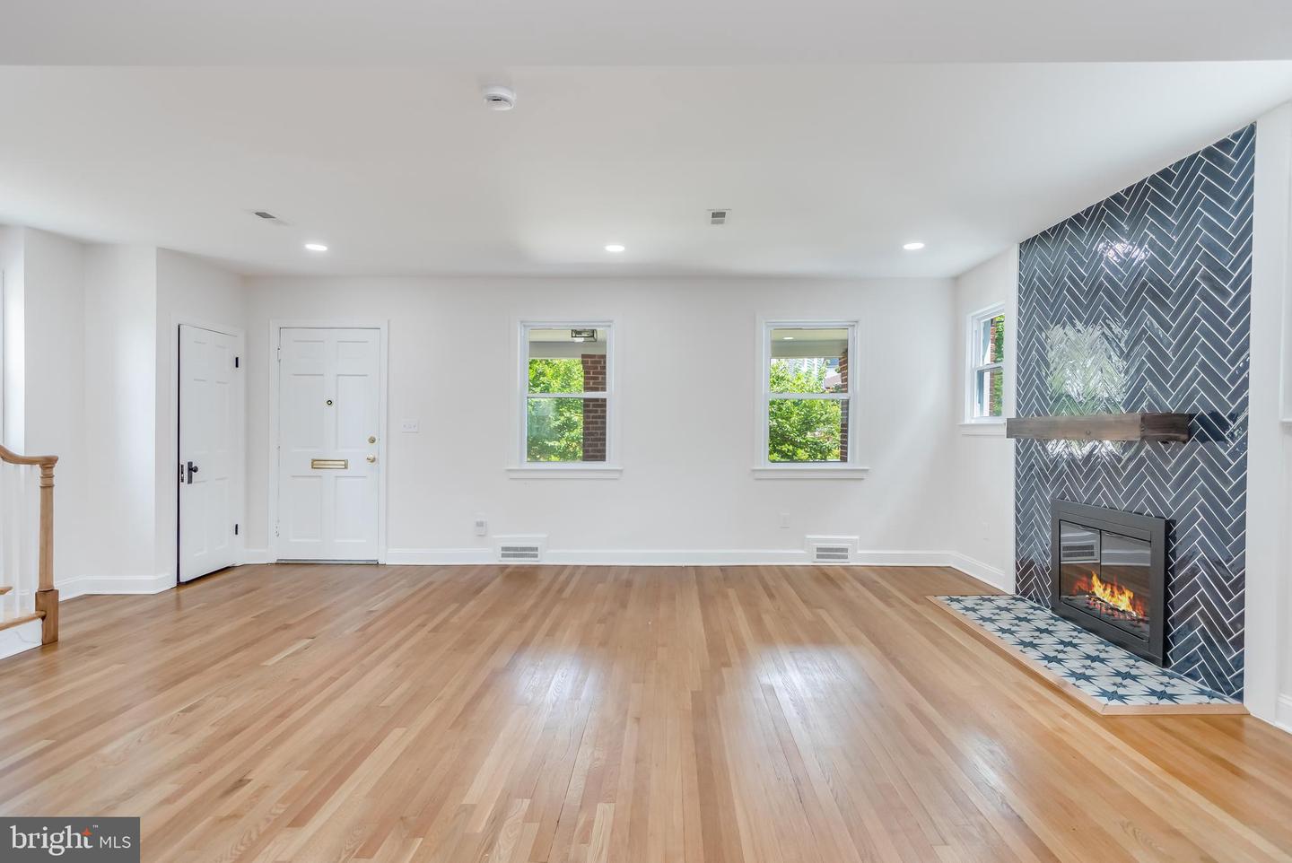 6932 8TH ST NW, WASHINGTON, District Of Columbia 20012, 4 Bedrooms Bedrooms, ,3 BathroomsBathrooms,Residential,For sale,6932 8TH ST NW,DCDC2212836 MLS # DCDC2212836