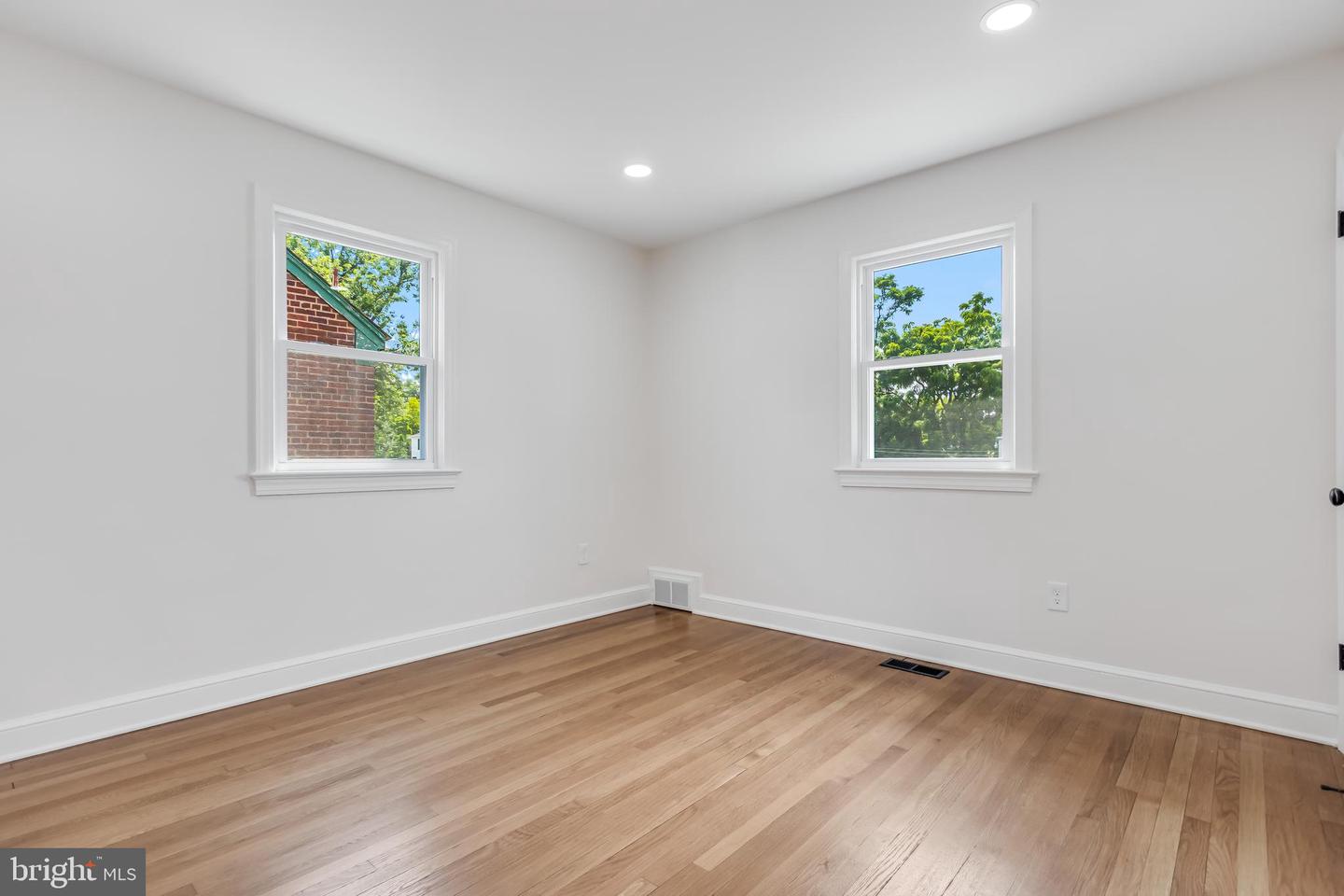6932 8TH ST NW, WASHINGTON, District Of Columbia 20012, 4 Bedrooms Bedrooms, ,3 BathroomsBathrooms,Residential,For sale,6932 8TH ST NW,DCDC2212836 MLS # DCDC2212836