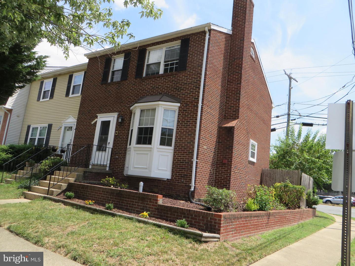 6998 ADMETUS CT, ALEXANDRIA, Virginia 22315, 3 Bedrooms Bedrooms, ,3 BathroomsBathrooms,Residential,For sale,6998 ADMETUS CT,VAFX2258382 MLS # VAFX2258382