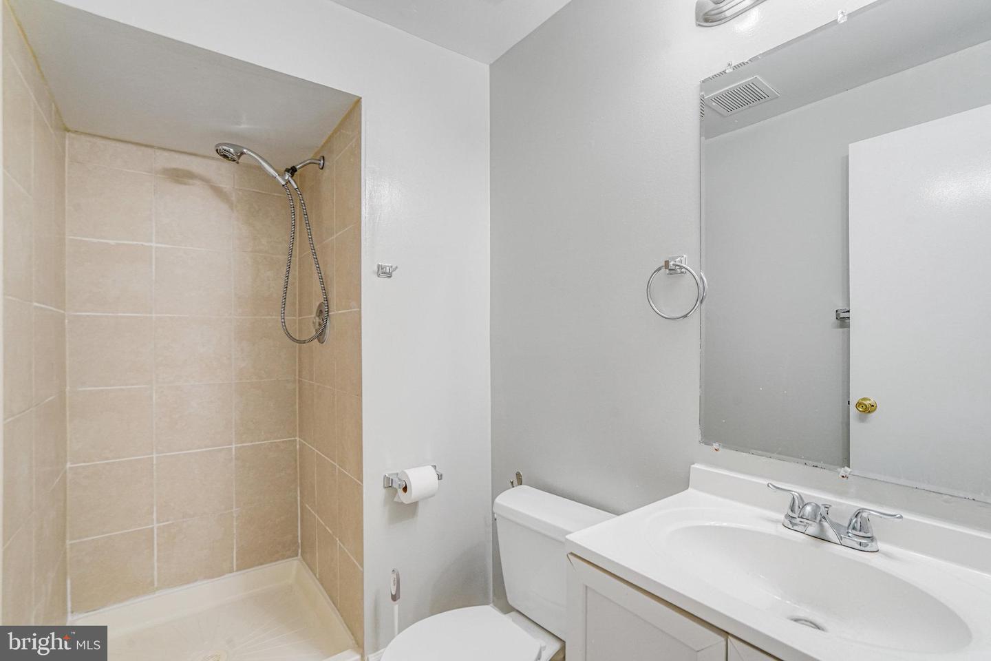 6998 ADMETUS CT, ALEXANDRIA, Virginia 22315, 3 Bedrooms Bedrooms, ,3 BathroomsBathrooms,Residential,For sale,6998 ADMETUS CT,VAFX2258382 MLS # VAFX2258382