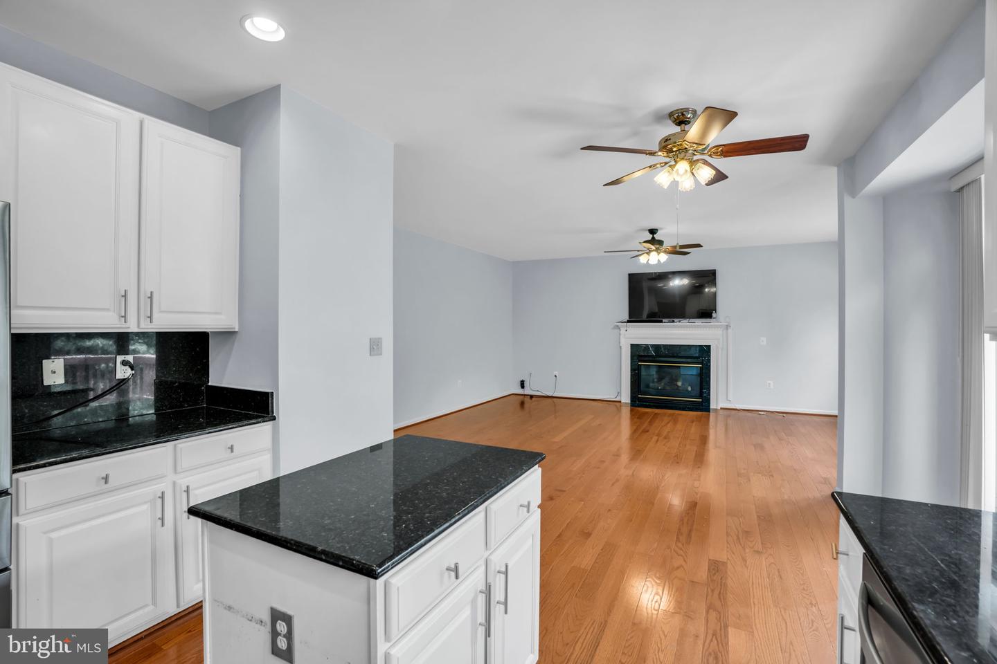 8142 TENBROOK DR, GAINESVILLE, Virginia 20155, 4 Bedrooms Bedrooms, ,3 BathroomsBathrooms,Residential,For sale,8142 TENBROOK DR,VAPW2100344 MLS # VAPW2100344