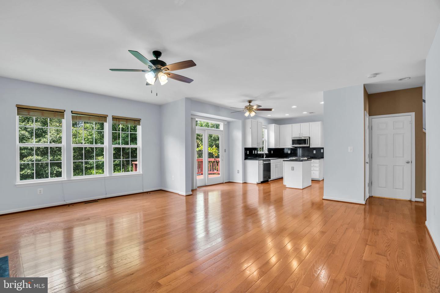 8142 TENBROOK DR, GAINESVILLE, Virginia 20155, 4 Bedrooms Bedrooms, ,3 BathroomsBathrooms,Residential,For sale,8142 TENBROOK DR,VAPW2100344 MLS # VAPW2100344