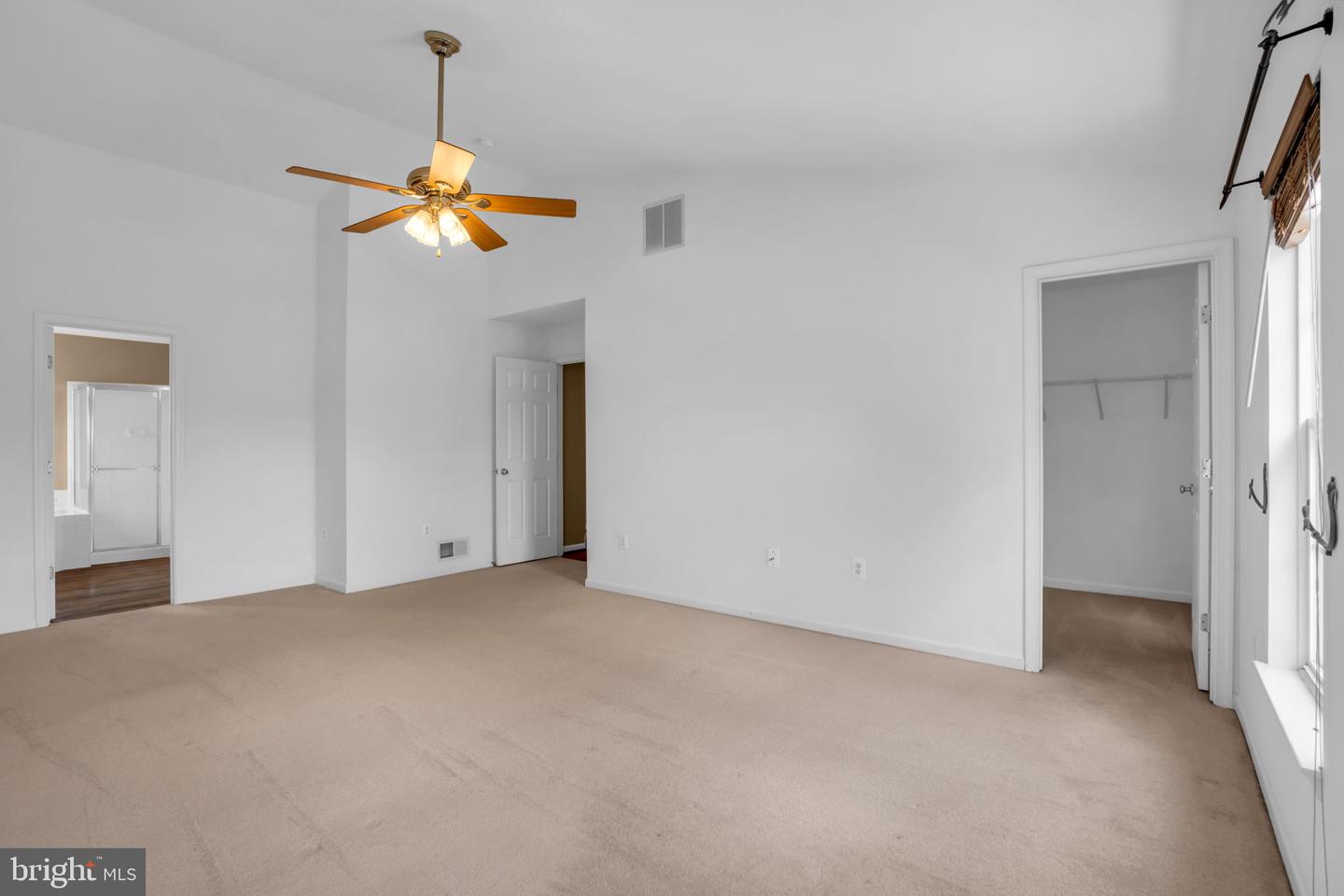 8142 TENBROOK DR, GAINESVILLE, Virginia 20155, 4 Bedrooms Bedrooms, ,3 BathroomsBathrooms,Residential,For sale,8142 TENBROOK DR,VAPW2100344 MLS # VAPW2100344