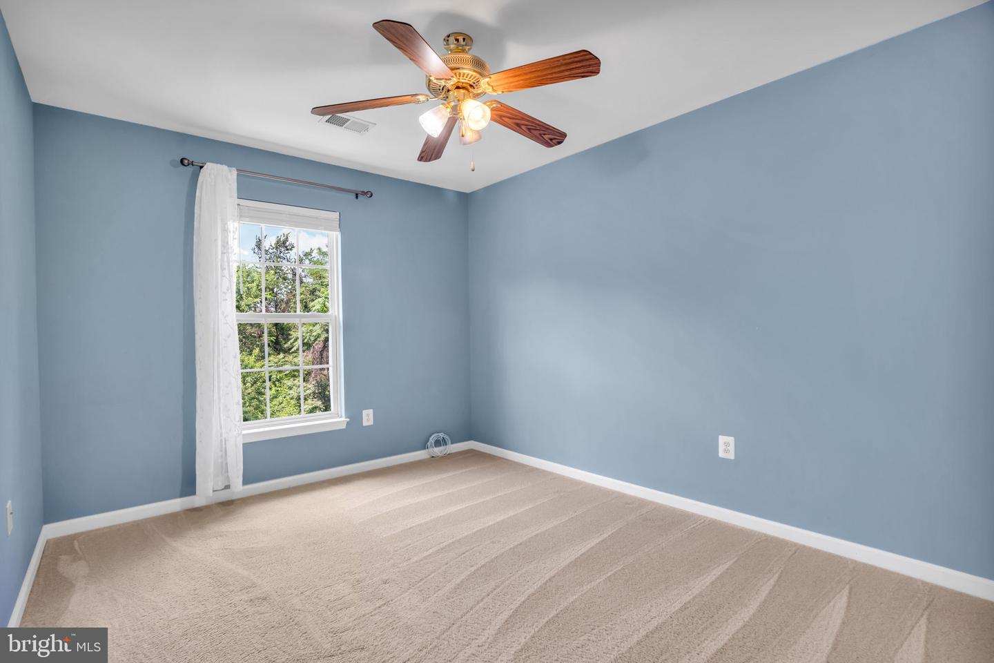 8142 TENBROOK DR, GAINESVILLE, Virginia 20155, 4 Bedrooms Bedrooms, ,3 BathroomsBathrooms,Residential,For sale,8142 TENBROOK DR,VAPW2100344 MLS # VAPW2100344