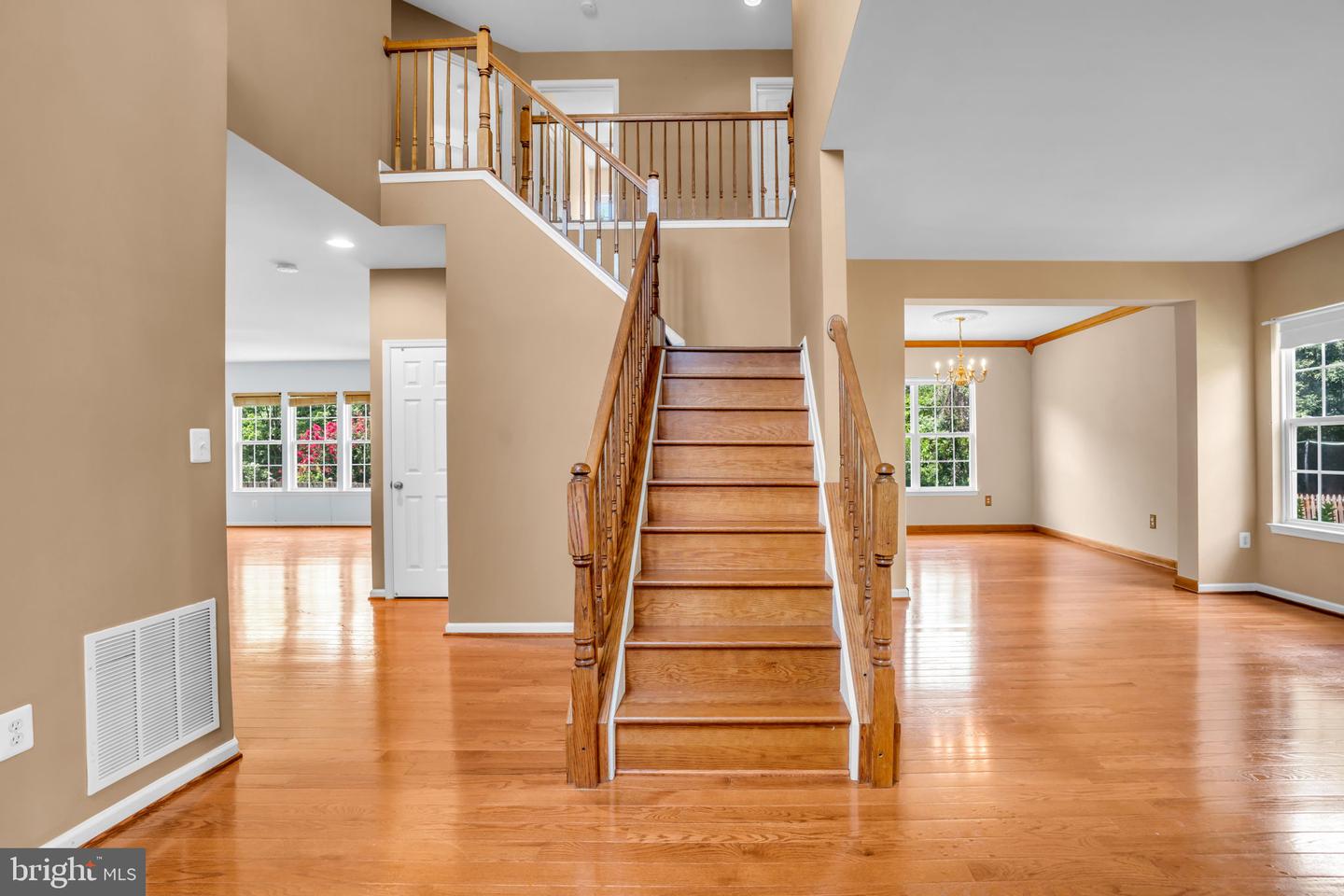 8142 TENBROOK DR, GAINESVILLE, Virginia 20155, 4 Bedrooms Bedrooms, ,3 BathroomsBathrooms,Residential,For sale,8142 TENBROOK DR,VAPW2100344 MLS # VAPW2100344