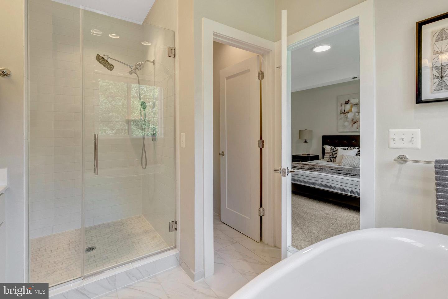 4912 TRAIL VISTA LN, CHANTILLY, Virginia 20151, 4 Bedrooms Bedrooms, ,3 BathroomsBathrooms,Residential,For sale,4912 TRAIL VISTA LN,VAFX2258384 MLS # VAFX2258384