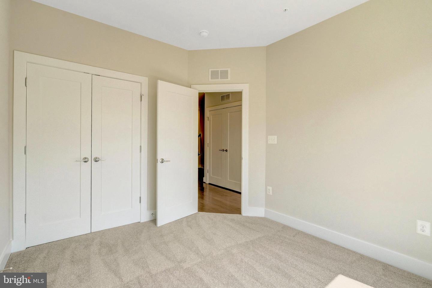 4912 TRAIL VISTA LN, CHANTILLY, Virginia 20151, 4 Bedrooms Bedrooms, ,3 BathroomsBathrooms,Residential,For sale,4912 TRAIL VISTA LN,VAFX2258384 MLS # VAFX2258384