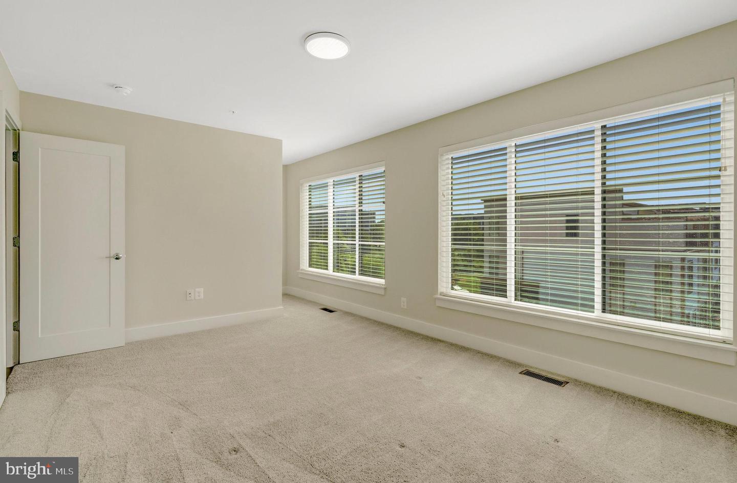 4912 TRAIL VISTA LN, CHANTILLY, Virginia 20151, 4 Bedrooms Bedrooms, ,3 BathroomsBathrooms,Residential,For sale,4912 TRAIL VISTA LN,VAFX2258384 MLS # VAFX2258384