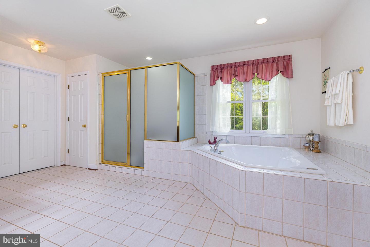 160 WALNUT RIDGE DR, STAFFORD, Virginia 22556, 6 Bedrooms Bedrooms, ,5 BathroomsBathrooms,Residential,For sale,160 WALNUT RIDGE DR,VAST2041284 MLS # VAST2041284