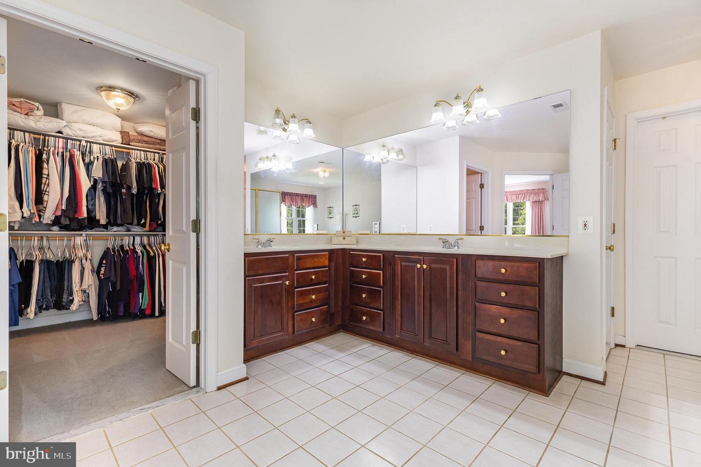 160 WALNUT RIDGE DR, STAFFORD, Virginia 22556, 6 Bedrooms Bedrooms, ,5 BathroomsBathrooms,Residential,For sale,160 WALNUT RIDGE DR,VAST2041284 MLS # VAST2041284