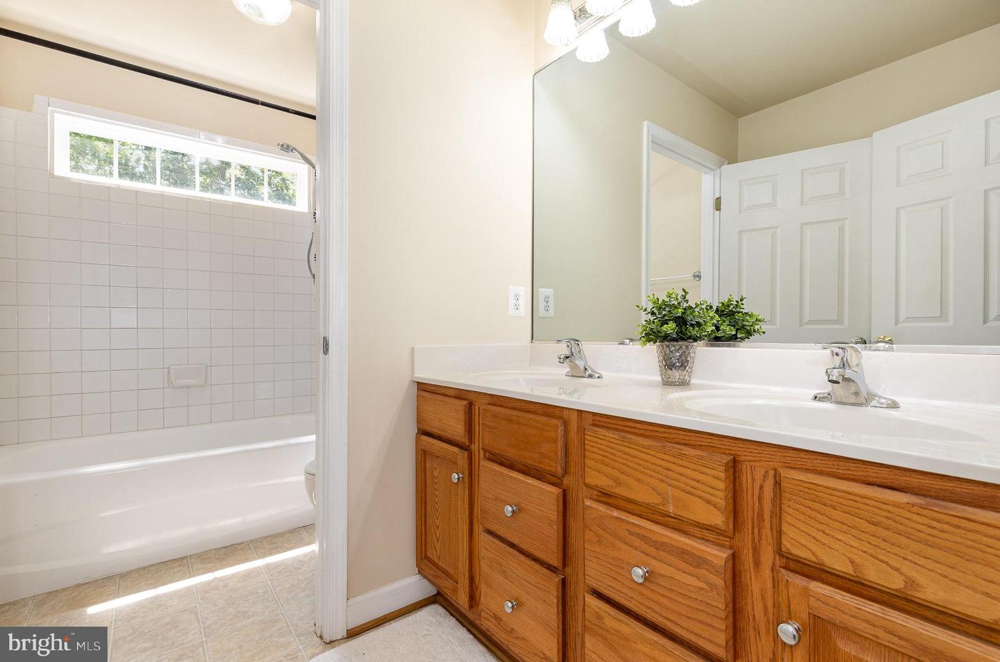 160 WALNUT RIDGE DR, STAFFORD, Virginia 22556, 6 Bedrooms Bedrooms, ,5 BathroomsBathrooms,Residential,For sale,160 WALNUT RIDGE DR,VAST2041284 MLS # VAST2041284