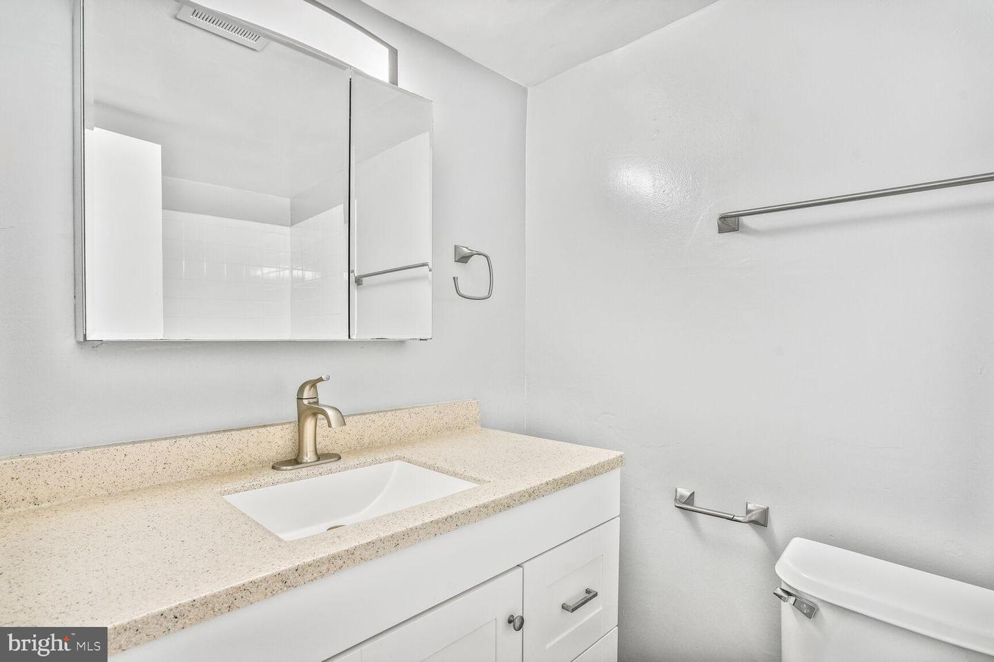 8001 CHANUTE PL #16/5, FALLS CHURCH, Virginia 22042, 3 Bedrooms Bedrooms, ,2 BathroomsBathrooms,Residential,For sale,8001 CHANUTE PL #16/5,VAFX2242386 MLS # VAFX2242386