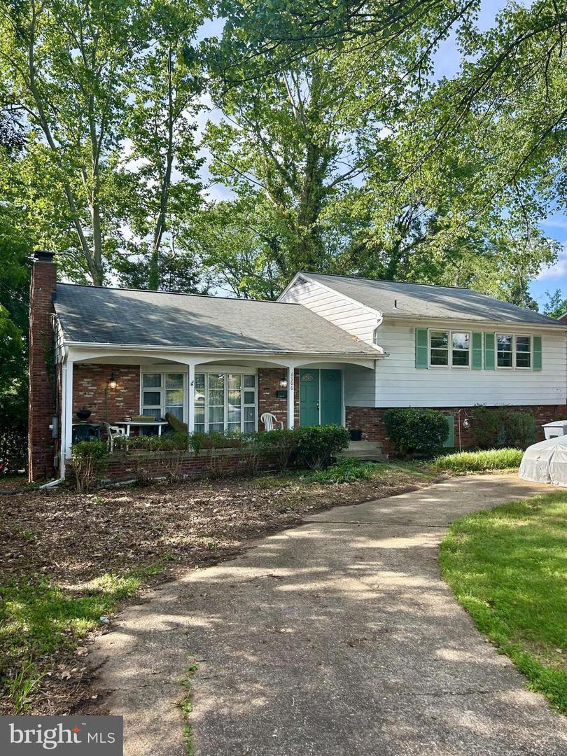 6306 COLUMBIA PIKE, FALLS CHURCH, Virginia 22041, 3 Bedrooms Bedrooms, ,3 BathroomsBathrooms,Residential,For sale,6306 COLUMBIA PIKE,VAFX2246534 MLS # VAFX2246534