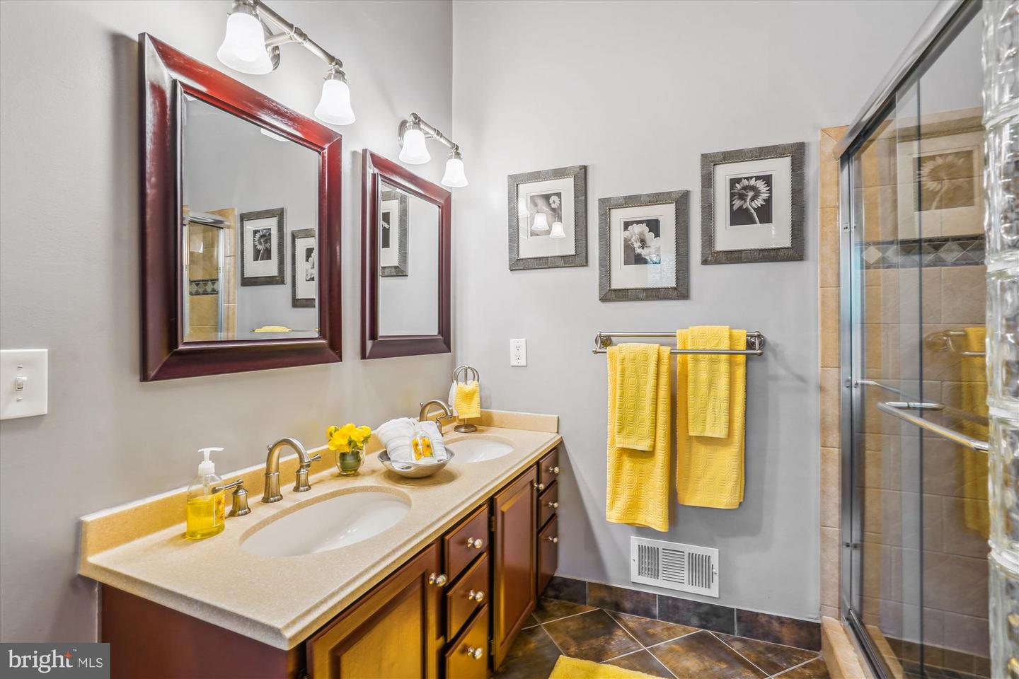 2112 PATTY LN, VIENNA, Virginia 22182, 3 Bedrooms Bedrooms, ,3 BathroomsBathrooms,Residential,For sale,2112 PATTY LN,VAFX2246696 MLS # VAFX2246696