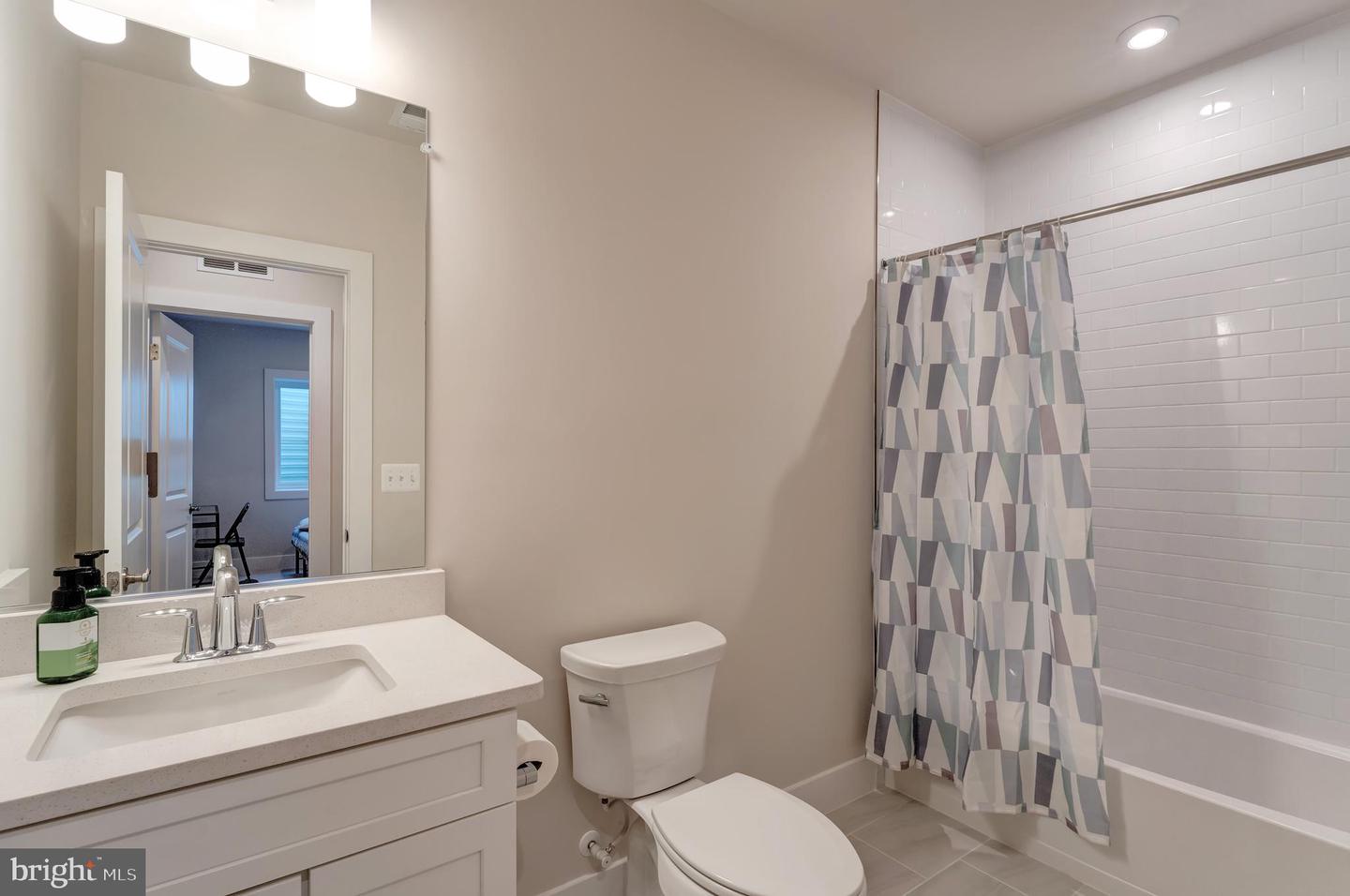 950 WARLANDER DR SW, LEESBURG, Virginia 20175, 5 Bedrooms Bedrooms, ,4 BathroomsBathrooms,Residential,For sale,950 WARLANDER DR SW,VALO2099474 MLS # VALO2099474