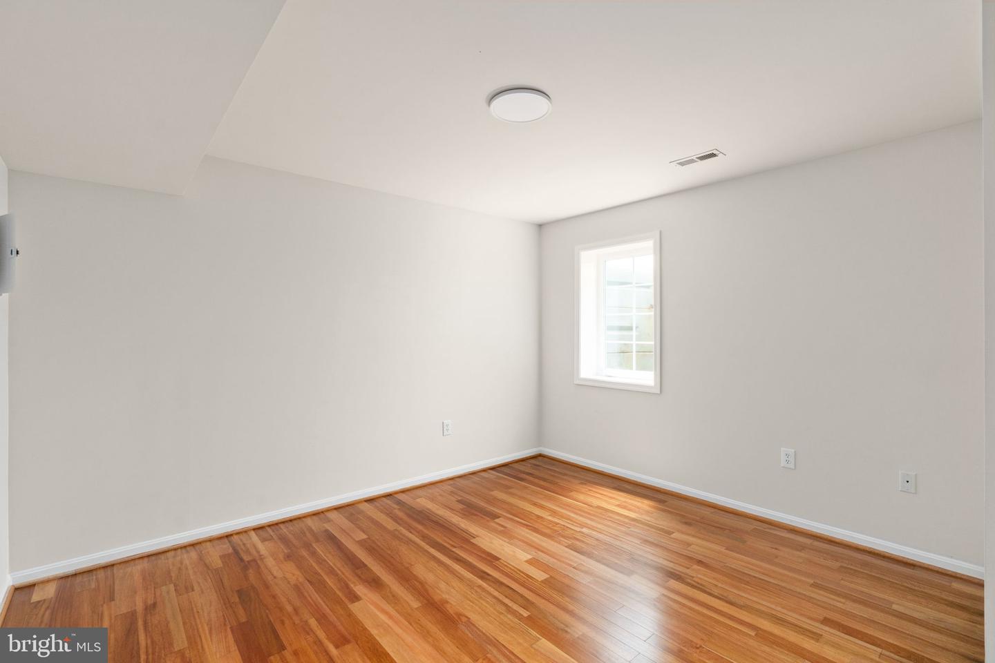 3 NEABSCO DR, FREDERICKSBURG, Virginia 22405, 6 Bedrooms Bedrooms, ,4 BathroomsBathrooms,Residential,For sale,3 NEABSCO DR,VAST2040800 MLS # VAST2040800