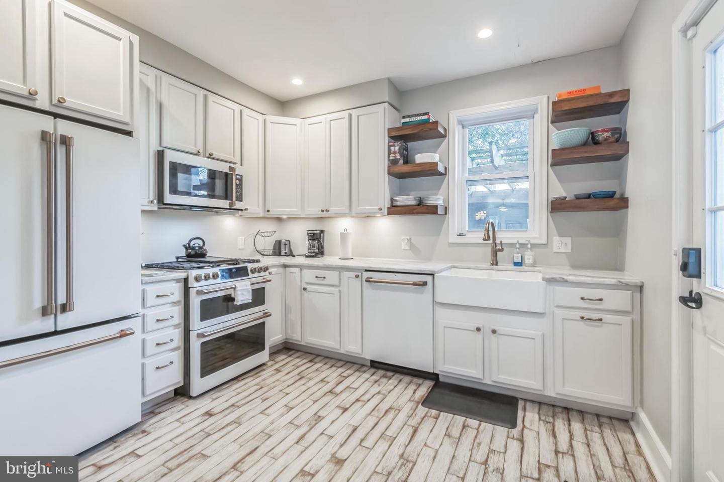 651 16TH ST NE, WASHINGTON, District Of Columbia 20002, 3 Bedrooms Bedrooms, ,1 BathroomBathrooms,Residential,For sale,651 16TH ST NE,DCDC2212438 MLS # DCDC2212438