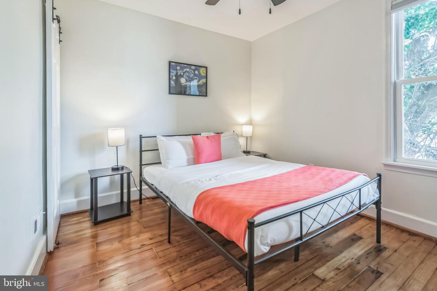 651 16TH ST NE, WASHINGTON, District Of Columbia 20002, 3 Bedrooms Bedrooms, ,1 BathroomBathrooms,Residential,For sale,651 16TH ST NE,DCDC2212438 MLS # DCDC2212438