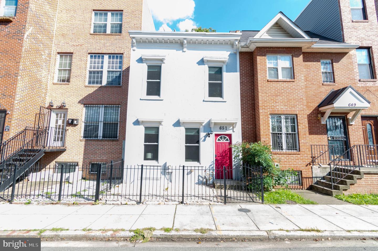 651 16TH ST NE, WASHINGTON, District Of Columbia 20002, 3 Bedrooms Bedrooms, ,1 BathroomBathrooms,Residential,For sale,651 16TH ST NE,DCDC2212438 MLS # DCDC2212438