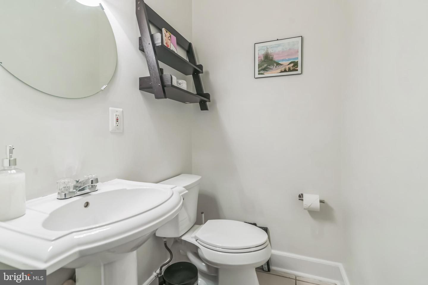 651 16TH ST NE, WASHINGTON, District Of Columbia 20002, 3 Bedrooms Bedrooms, ,1 BathroomBathrooms,Residential,For sale,651 16TH ST NE,DCDC2212438 MLS # DCDC2212438