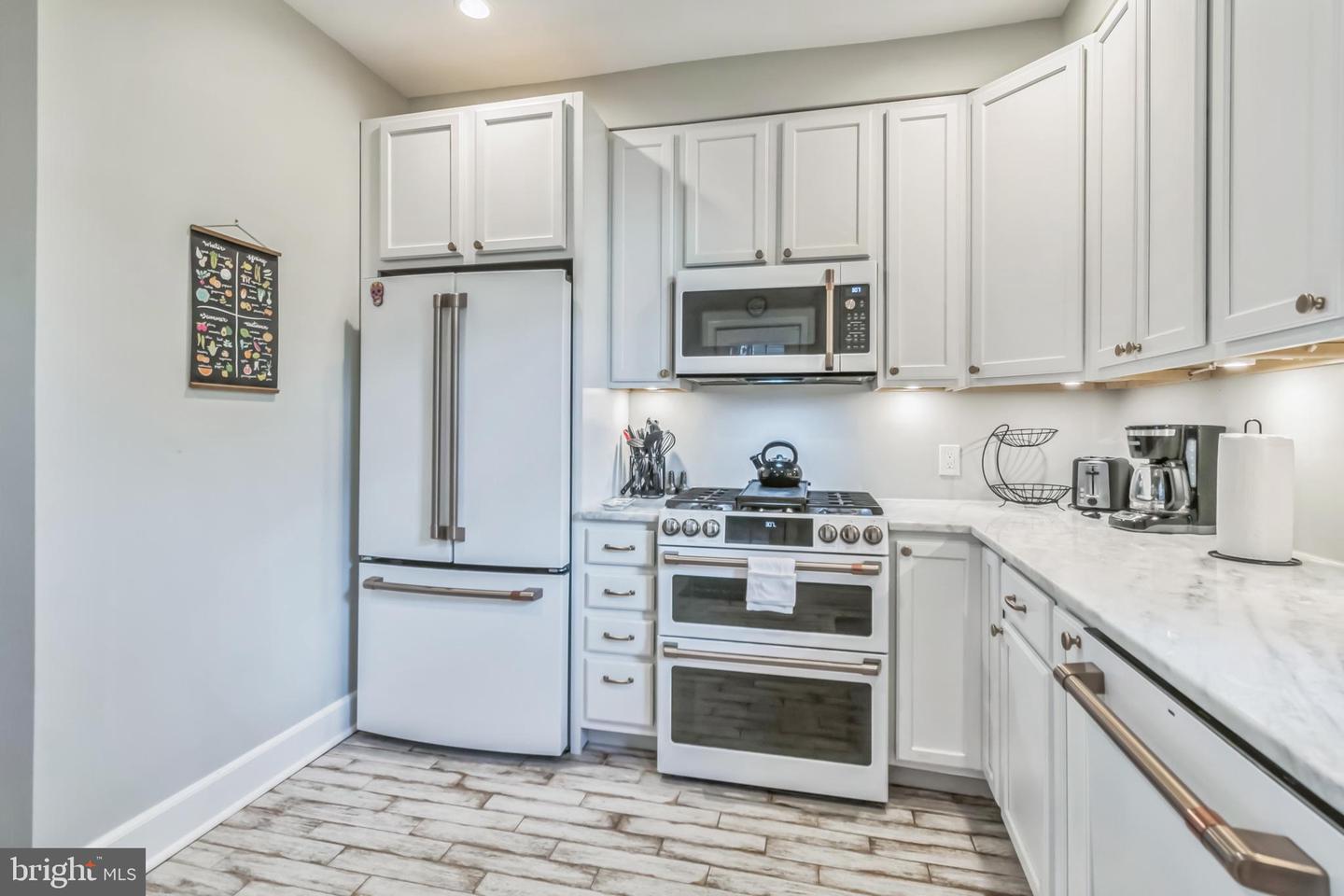651 16TH ST NE, WASHINGTON, District Of Columbia 20002, 3 Bedrooms Bedrooms, ,1 BathroomBathrooms,Residential,For sale,651 16TH ST NE,DCDC2212438 MLS # DCDC2212438