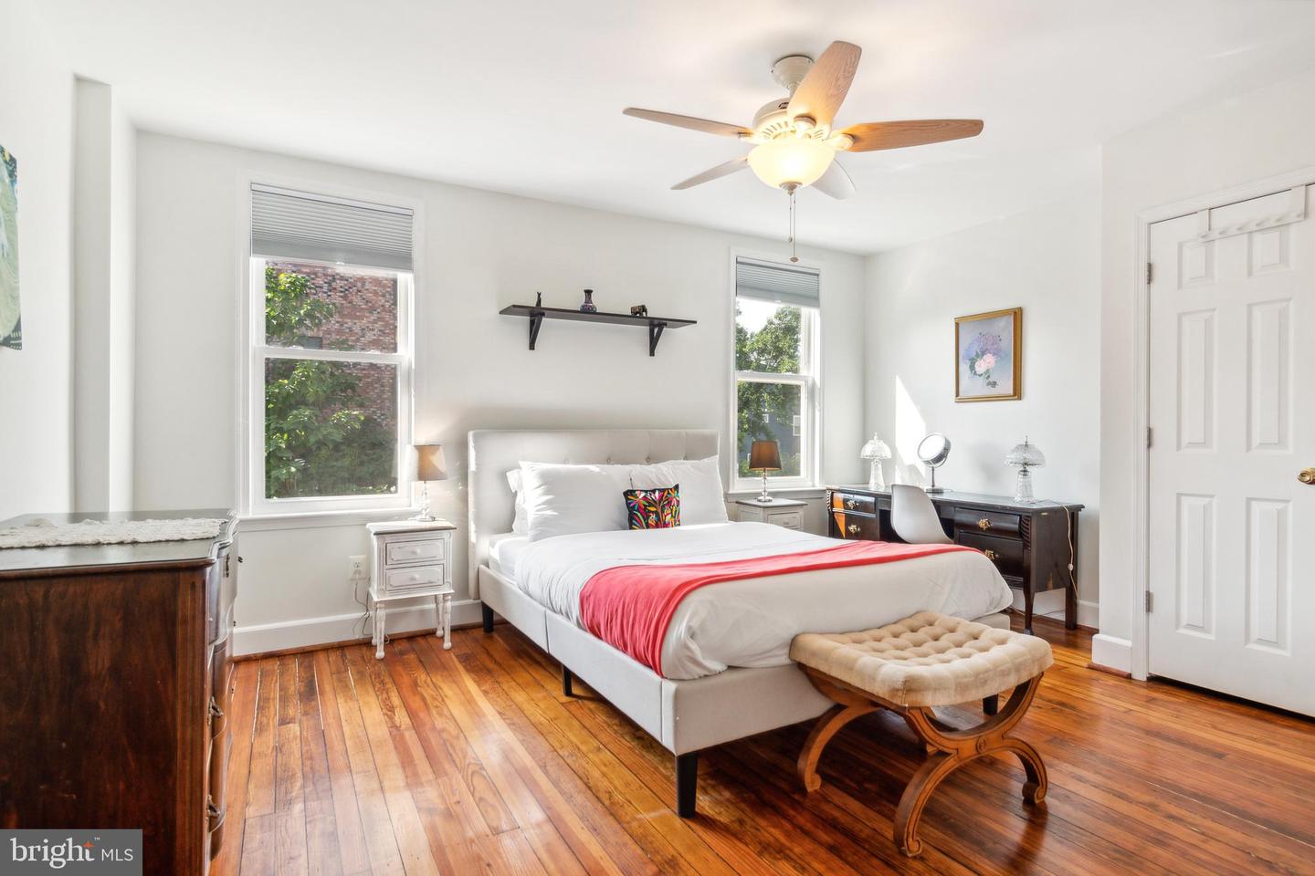 651 16TH ST NE, WASHINGTON, District Of Columbia 20002, 3 Bedrooms Bedrooms, ,1 BathroomBathrooms,Residential,For sale,651 16TH ST NE,DCDC2212438 MLS # DCDC2212438