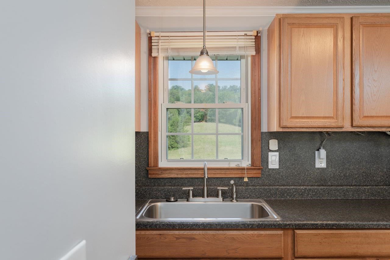 3361 SHEN LAKE DR, ROCKINGHAM, Virginia 22801, 4 Bedrooms Bedrooms, ,2 BathroomsBathrooms,Residential,3361 SHEN LAKE DR,667276 MLS # 667276