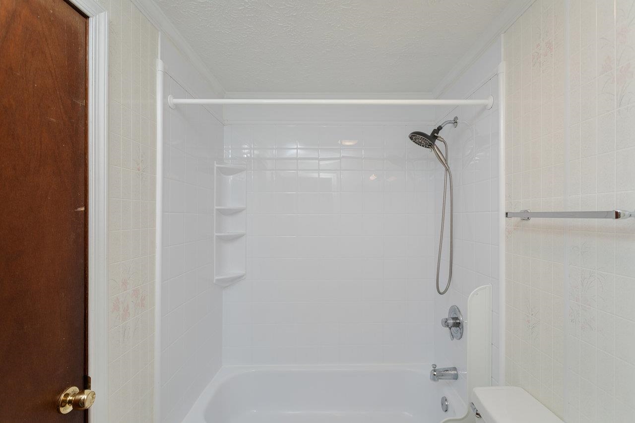 3361 SHEN LAKE DR, ROCKINGHAM, Virginia 22801, 4 Bedrooms Bedrooms, ,2 BathroomsBathrooms,Residential,3361 SHEN LAKE DR,667276 MLS # 667276