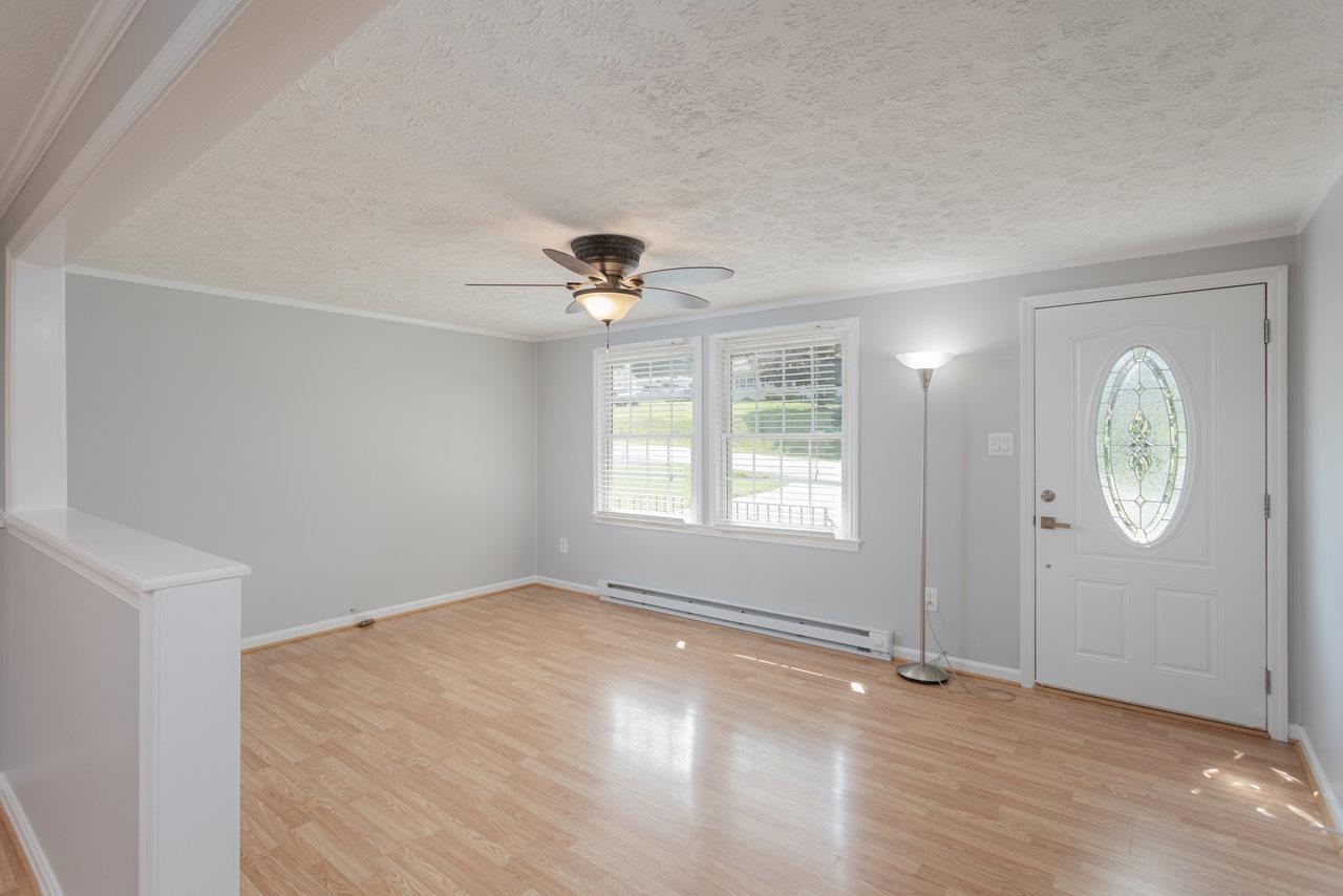 3361 SHEN LAKE DR, ROCKINGHAM, Virginia 22801, 4 Bedrooms Bedrooms, ,2 BathroomsBathrooms,Residential,3361 SHEN LAKE DR,667276 MLS # 667276