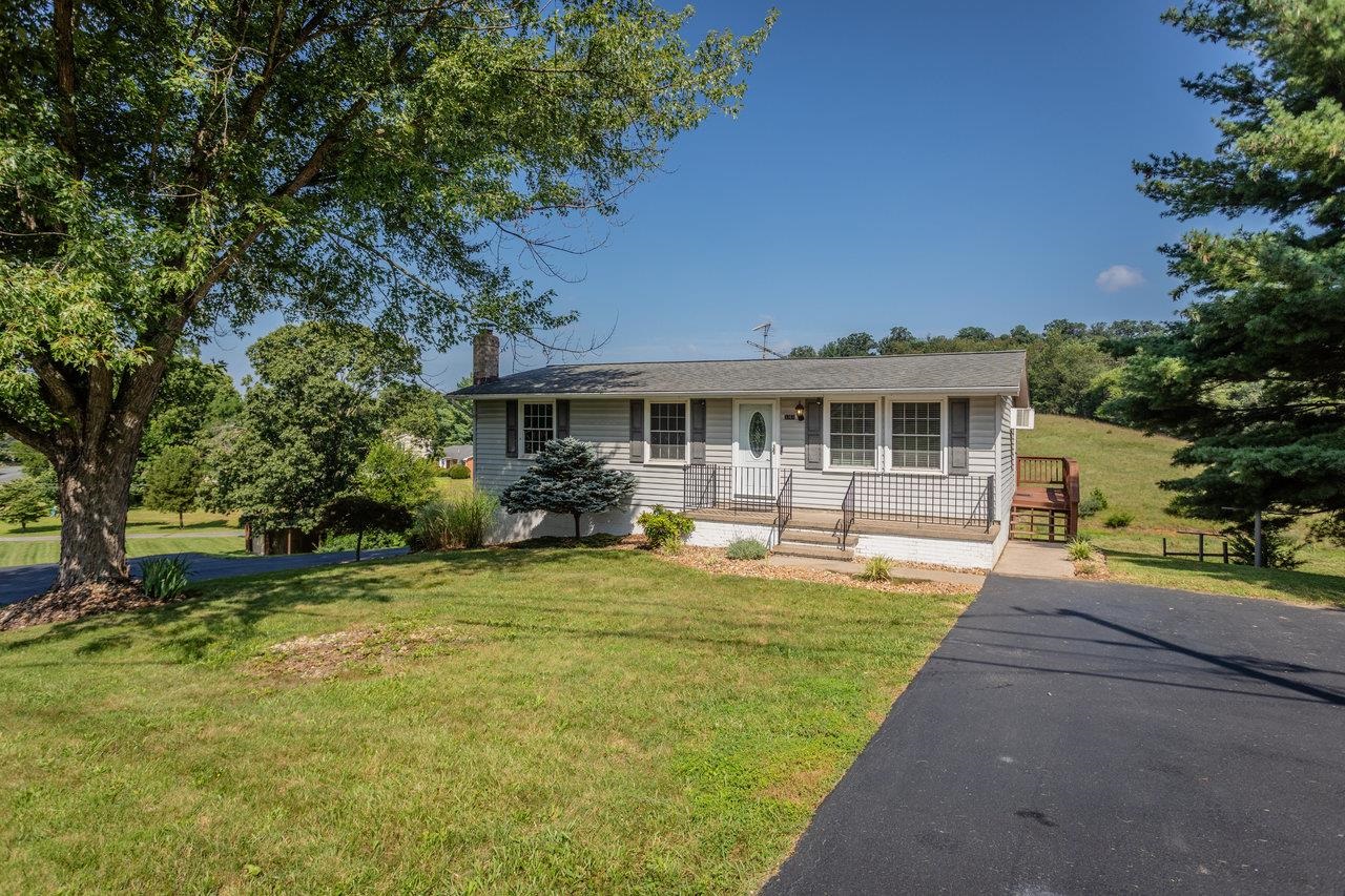 3361 SHEN LAKE DR, ROCKINGHAM, Virginia 22801, 4 Bedrooms Bedrooms, ,2 BathroomsBathrooms,Residential,3361 SHEN LAKE DR,667276 MLS # 667276