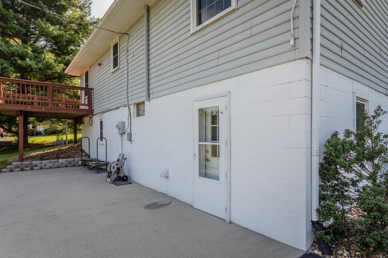 3361 SHEN LAKE DR, ROCKINGHAM, Virginia 22801, 4 Bedrooms Bedrooms, ,2 BathroomsBathrooms,Residential,3361 SHEN LAKE DR,667276 MLS # 667276