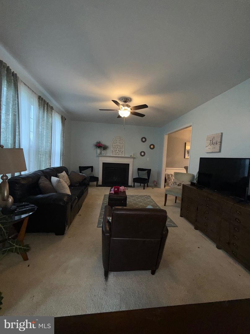 2009 SNOWBUSH CT, CULPEPER, Virginia 22701, 5 Bedrooms Bedrooms, ,3 BathroomsBathrooms,Residential,For sale,2009 SNOWBUSH CT,VACU2011044 MLS # VACU2011044