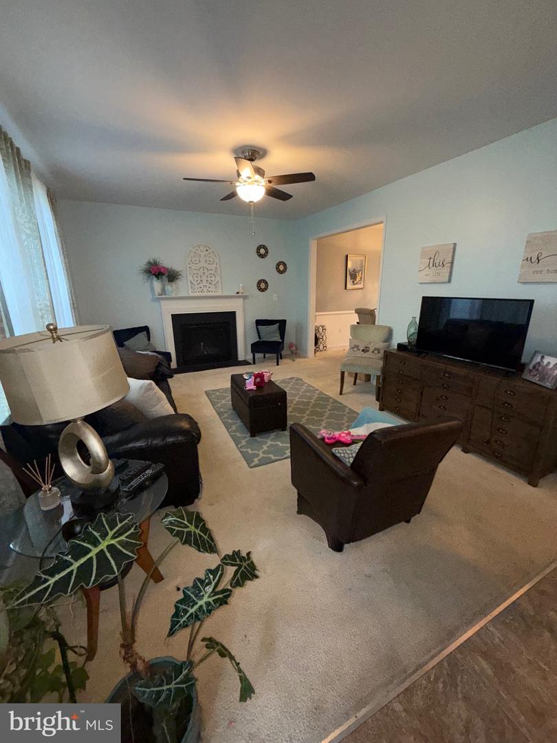 2009 SNOWBUSH CT, CULPEPER, Virginia 22701, 5 Bedrooms Bedrooms, ,3 BathroomsBathrooms,Residential,For sale,2009 SNOWBUSH CT,VACU2011044 MLS # VACU2011044