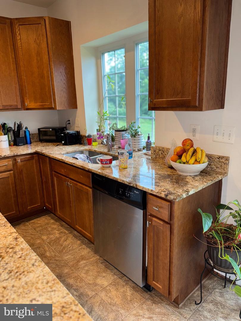 2009 SNOWBUSH CT, CULPEPER, Virginia 22701, 5 Bedrooms Bedrooms, ,3 BathroomsBathrooms,Residential,For sale,2009 SNOWBUSH CT,VACU2011044 MLS # VACU2011044