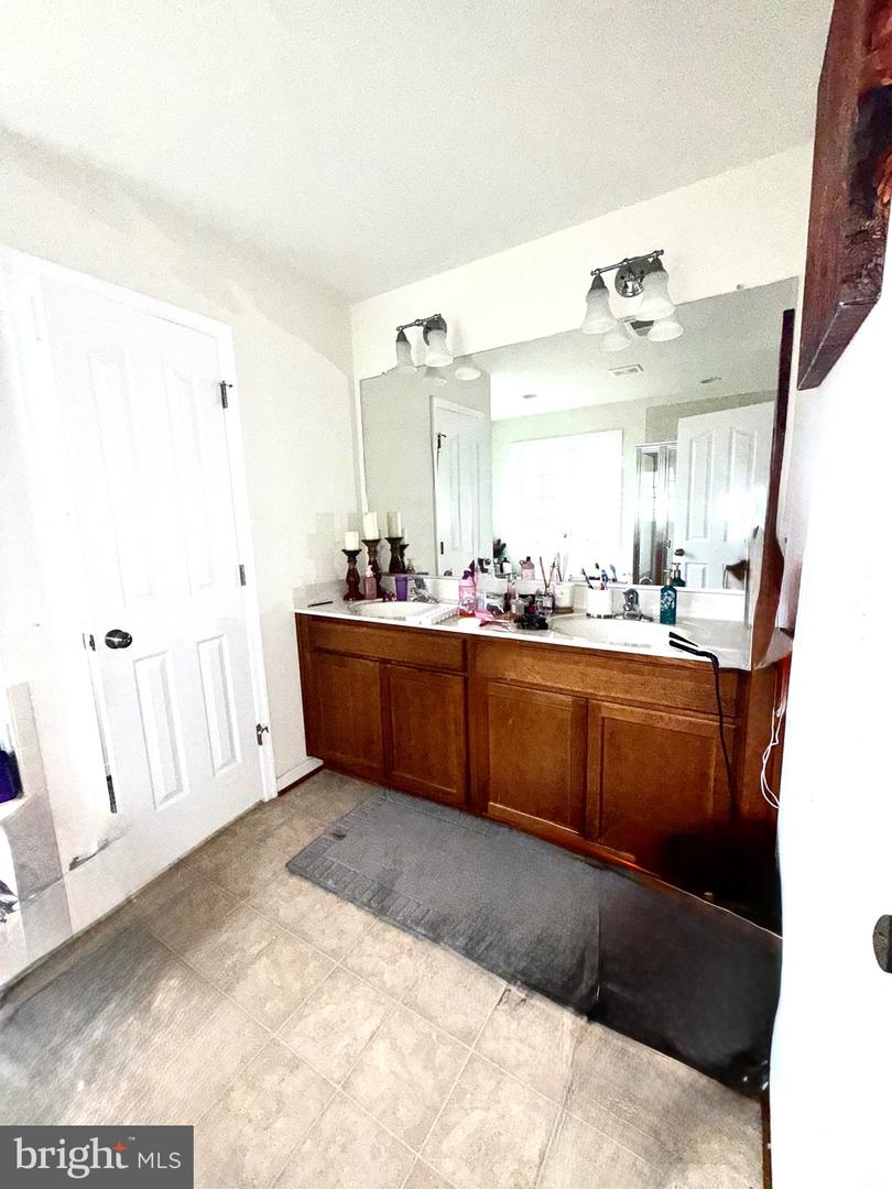2009 SNOWBUSH CT, CULPEPER, Virginia 22701, 5 Bedrooms Bedrooms, ,3 BathroomsBathrooms,Residential,For sale,2009 SNOWBUSH CT,VACU2011044 MLS # VACU2011044